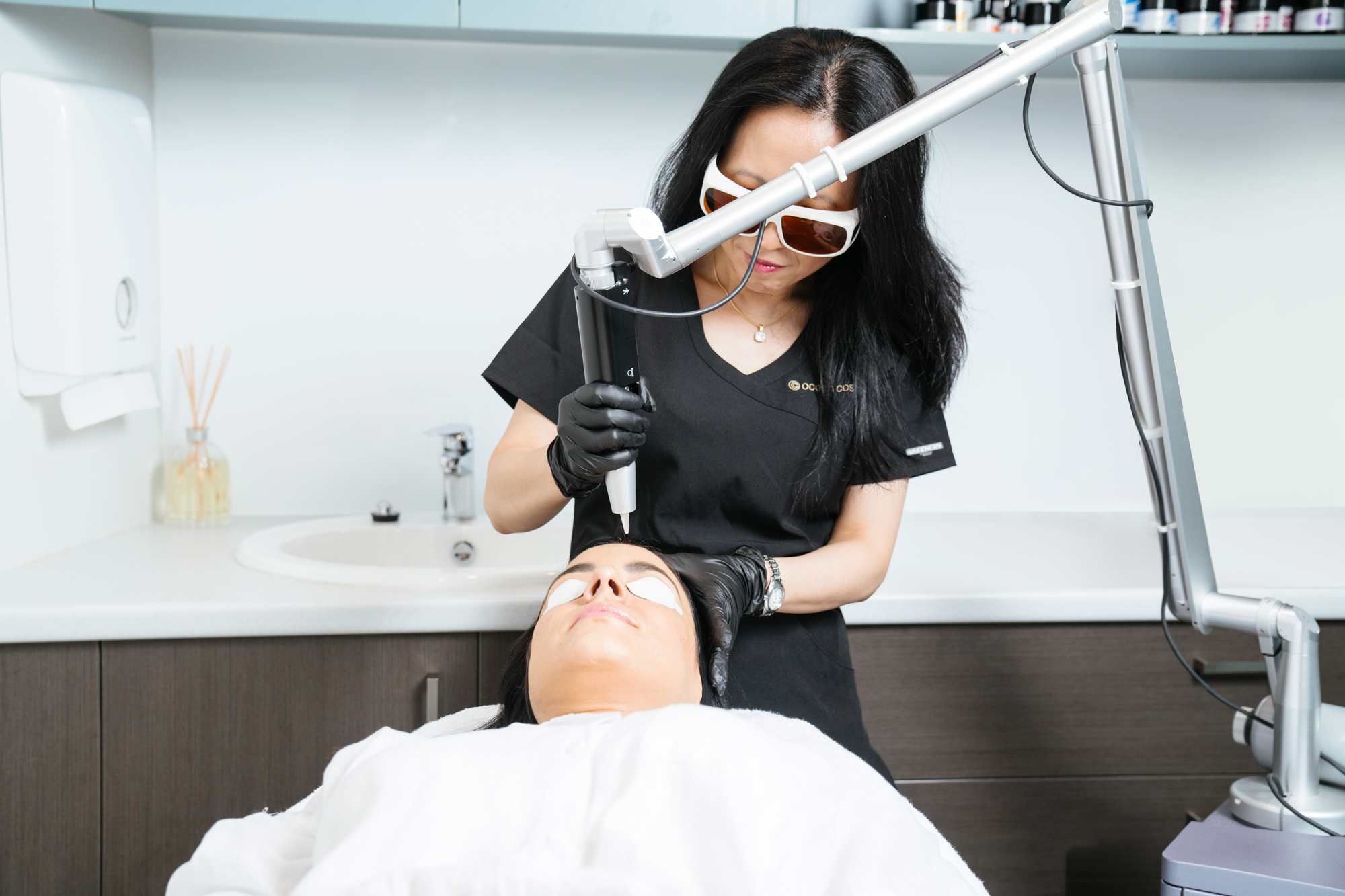 Express Tightening – Full Facial Treatment